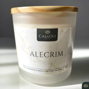 Conheça a Vela de Alecrim da Casa Oli Decor